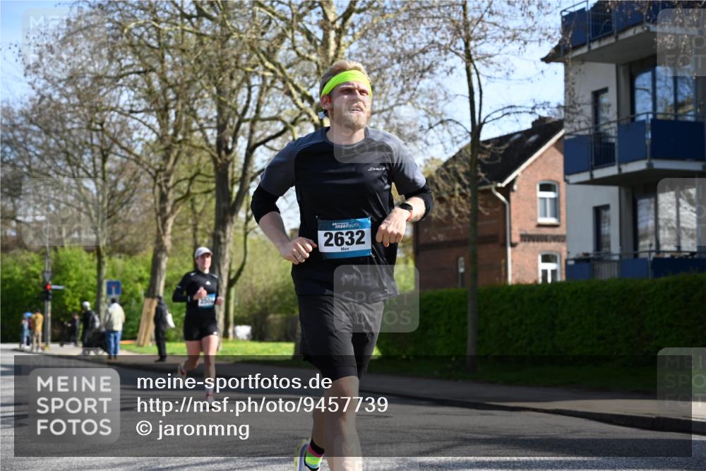 12.04.2026 - 45. Internationalen Wilhelmsburger Insellauf J. Mangold http://msf.ph/oto/9457739 12.04.2026 10:33:45 Ziel 4945, 4043, 2632, 2504, 4196, 5238, 5239, 5294, 3841, 3841, 3605, 2547, 3424, 3924, 4493, 3945, 3945, 3613, 2270, 4555, 2472, 2559, 3636 meine-sportfotos.de