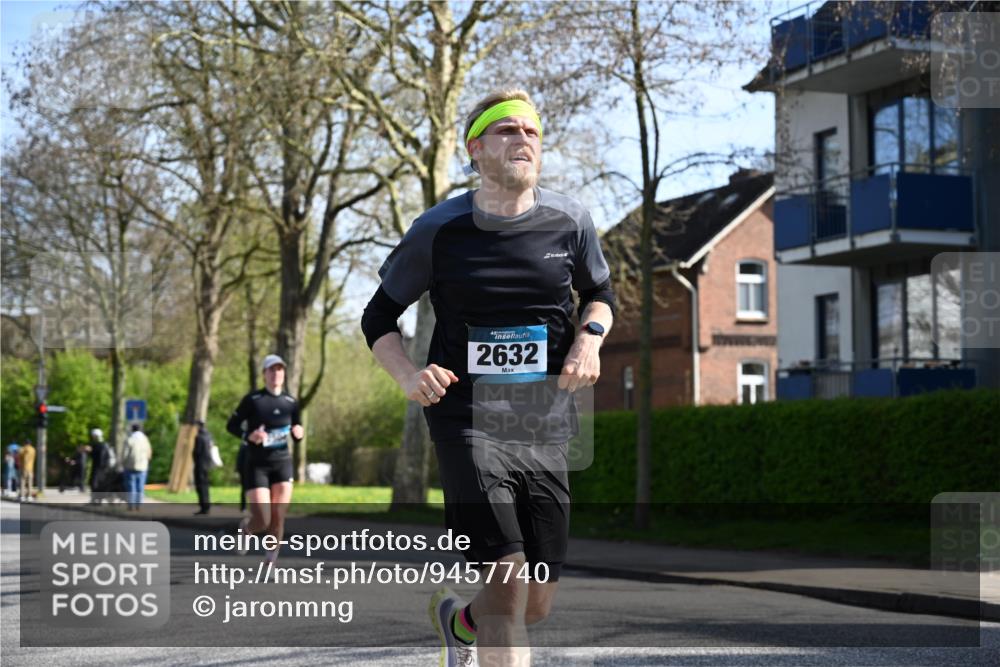 12.04.2026 - 45. Internationalen Wilhelmsburger Insellauf J. Mangold http://msf.ph/oto/9457740 12.04.2026 10:33:45 Ziel 4945, 4043, 2632, 2504, 4196, 5238, 5239, 5294, 3841, 3841, 3605, 2547, 3424, 3924, 4493, 3945, 3945, 3613, 2270, 4555, 2472, 2559, 3636 meine-sportfotos.de