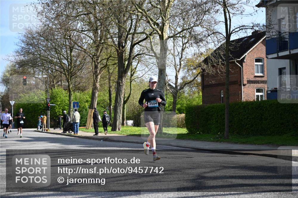 12.04.2026 - 45. Internationalen Wilhelmsburger Insellauf J. Mangold http://msf.ph/oto/9457742 12.04.2026 10:33:46 Ziel 4945, 4043, 2632, 2504, 4196, 5238, 5239, 5294, 3841, 3605, 3605, 2547, 3424, 3924, 4493, 3945, 3613, 2270, 4555, 2472, 2559, 3636 meine-sportfotos.de