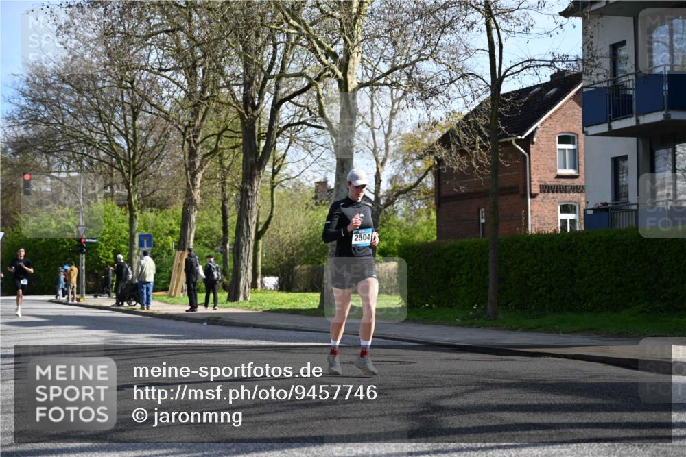 12.04.2026 - 45. Internationalen Wilhelmsburger Insellauf J. Mangold http://msf.ph/oto/9457746 12.04.2026 10:33:46 Ziel 4945, 4043, 2632, 2504, 4196, 5238, 5239, 5294, 3841, 3605, 3605, 2547, 3424, 3924, 4493, 3945, 3613, 2270, 4555, 2472, 2559, 3636 meine-sportfotos.de
