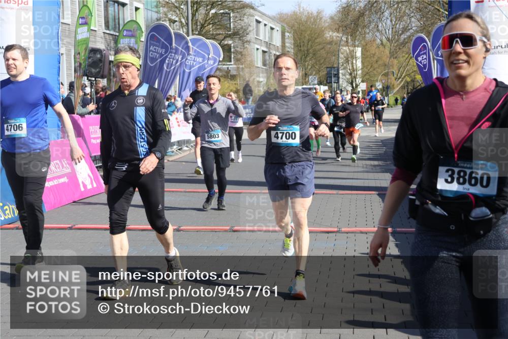 12.04.2026 - 45. Internationalen Wilhelmsburger Insellauf Strokosch-Dieckow http://msf.ph/oto/9457761 12.04.2026 10:47:11 Ziel 5538, 4706, 4700, 5803, 2206, 5421, 5626 meine-sportfotos.de