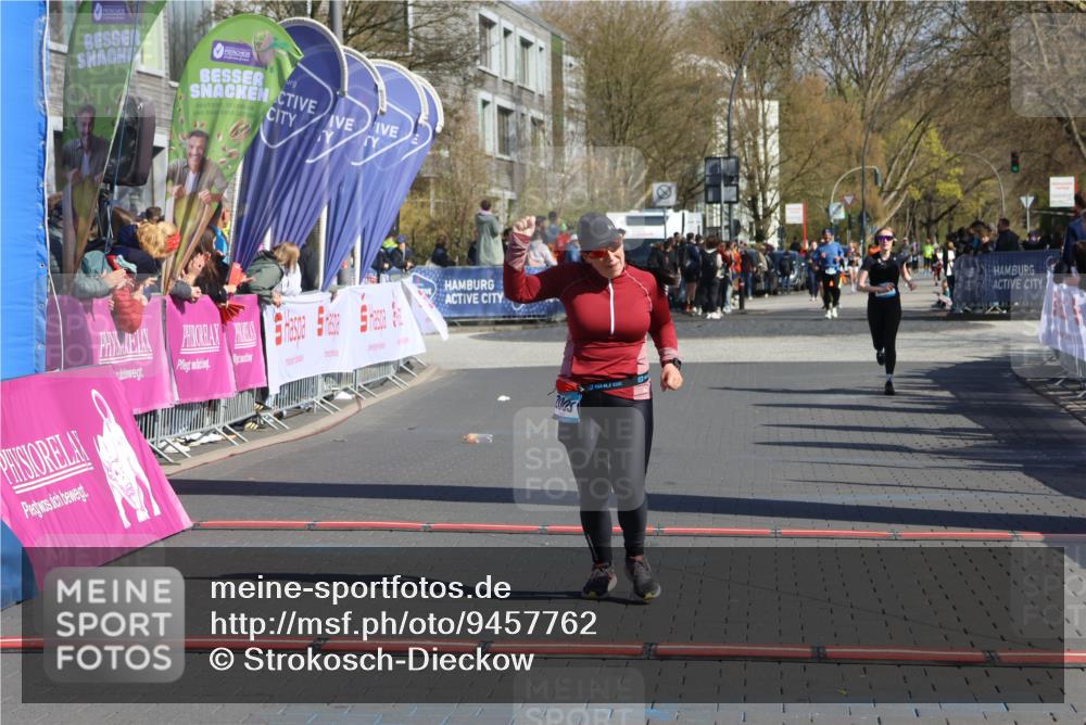12.04.2026 - 45. Internationalen Wilhelmsburger Insellauf Strokosch-Dieckow http://msf.ph/oto/9457762 12.04.2026 11:04:18 Ziel 2005 meine-sportfotos.de
