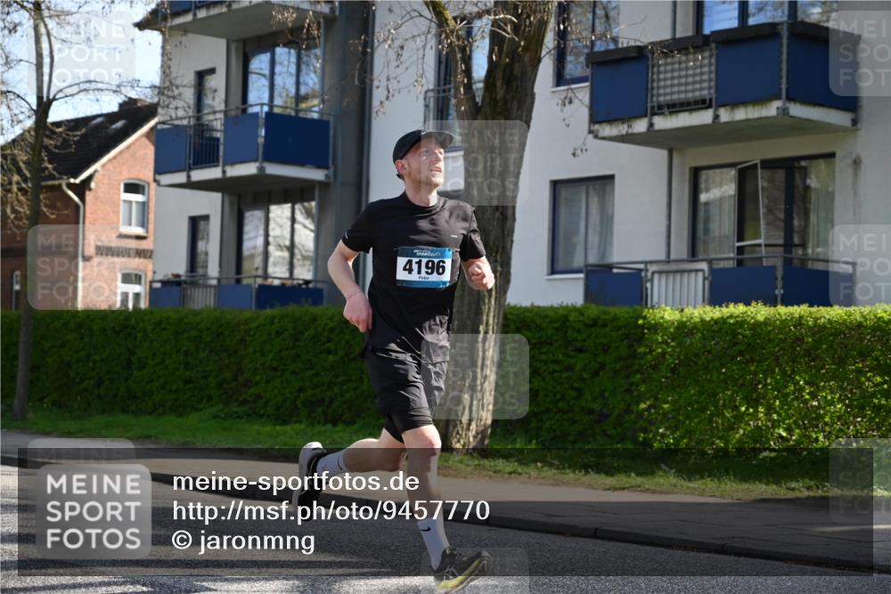 12.04.2026 - 45. Internationalen Wilhelmsburger Insellauf J. Mangold http://msf.ph/oto/9457770 12.04.2026 10:33:56 Ziel 2632, 2504, 4196, 5238, 5239, 5294, 3841, 3605, 2547, 3424, 3924, 4493, 4493, 3945, 3613, 2270, 4555, 2472, 2559, 3636, 3929, 5480, 3042, 3065, 2123 meine-sportfotos.de