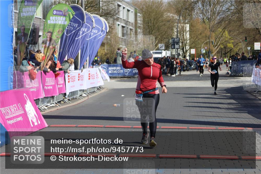 12.04.2026 - 45. Internationalen Wilhelmsburger Insellauf Strokosch-Dieckow http://msf.ph/oto/9457773 12.04.2026 11:04:18 Ziel 2005 meine-sportfotos.de