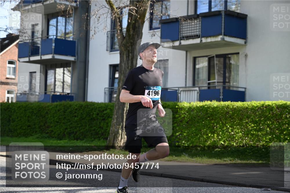 12.04.2026 - 45. Internationalen Wilhelmsburger Insellauf J. Mangold http://msf.ph/oto/9457774 12.04.2026 10:33:56 Ziel 2632, 2504, 4196, 5238, 5239, 5294, 3841, 3605, 2547, 3424, 3924, 4493, 4493, 3945, 3613, 2270, 4555, 2472, 2559, 3636, 3929, 5480, 3042, 3065, 2123 meine-sportfotos.de