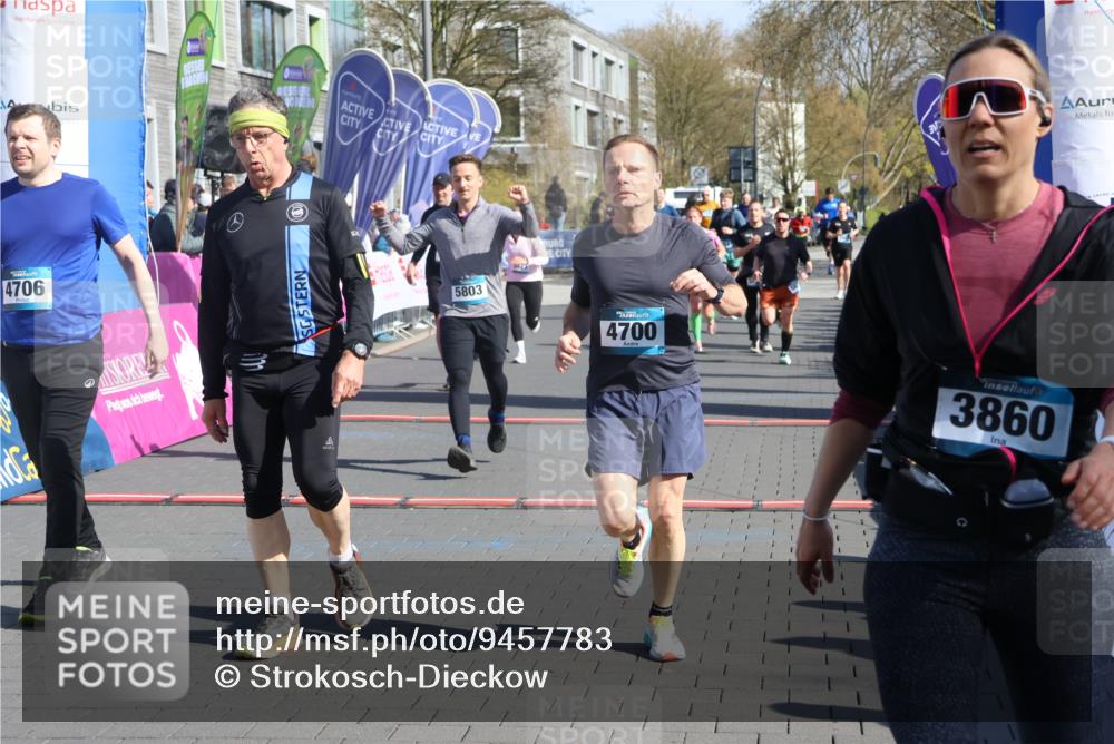 12.04.2026 - 45. Internationalen Wilhelmsburger Insellauf Strokosch-Dieckow http://msf.ph/oto/9457783 12.04.2026 10:47:11 Ziel 5538, 4706, 4700, 5803, 2206, 5421, 5626 meine-sportfotos.de