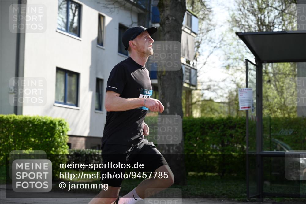 12.04.2026 - 45. Internationalen Wilhelmsburger Insellauf J. Mangold http://msf.ph/oto/9457785 12.04.2026 10:33:56 Ziel 2632, 2504, 4196, 5238, 5239, 5294, 3841, 3605, 2547, 3424, 3924, 4493, 4493, 3945, 3613, 2270, 4555, 2472, 2559, 3636, 3929, 5480, 3042, 3065, 2123 meine-sportfotos.de
