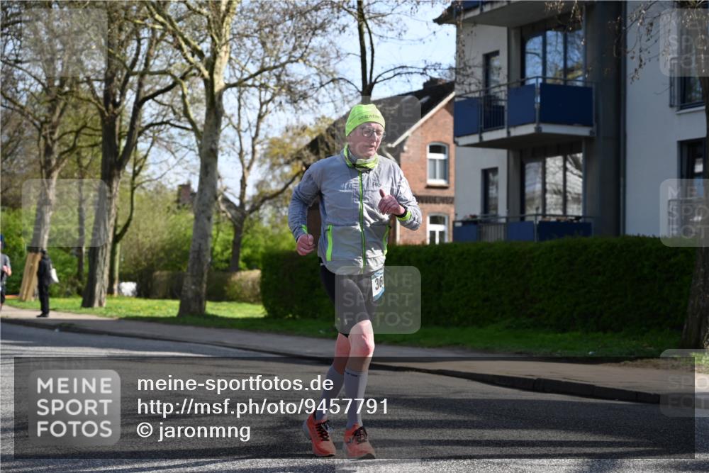 12.04.2026 - 45. Internationalen Wilhelmsburger Insellauf J. Mangold http://msf.ph/oto/9457791 12.04.2026 10:34:00 Ziel 4196, 5238, 5239, 5294, 3841, 3605, 2547, 3424, 3924, 4493, 3945, 3613, 2270, 4555, 2472, 2559, 3636, 3929, 5480, 3042, 3065, 2123, 3485 meine-sportfotos.de