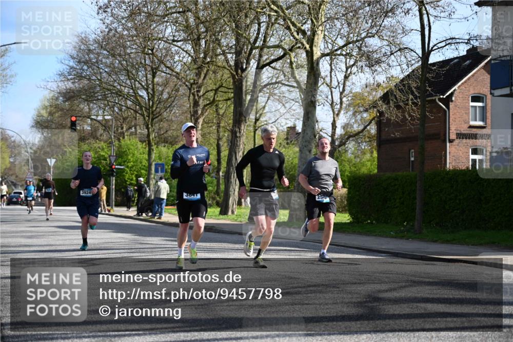 12.04.2026 - 45. Internationalen Wilhelmsburger Insellauf J. Mangold http://msf.ph/oto/9457798 12.04.2026 10:34:03 Ziel 5238, 5239, 5294, 3841, 3605, 2547, 3424, 3924, 4493, 3945, 3613, 3613, 2270, 4555, 2472, 2559, 3636, 3929, 5480, 3042, 3065, 3065, 2123, 3485, 3133, 4807 meine-sportfotos.de