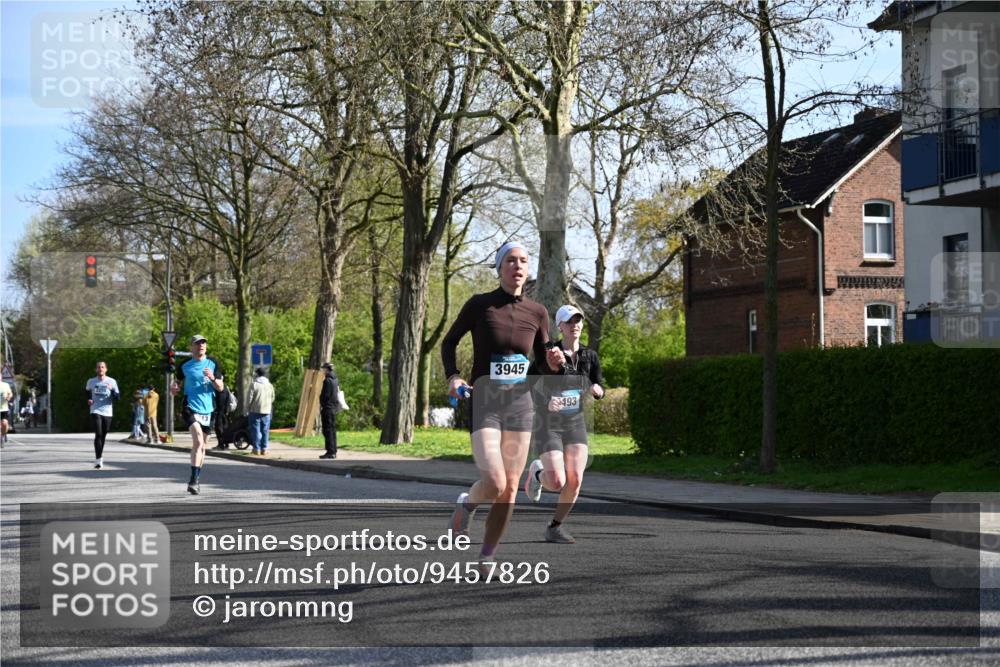 12.04.2026 - 45. Internationalen Wilhelmsburger Insellauf J. Mangold http://msf.ph/oto/9457826 12.04.2026 10:34:11 Ziel 3605, 2547, 3424, 3924, 4493, 3945, 3613, 2270, 4555, 2472, 2559, 3636, 3929, 3929, 5480, 3042, 3065, 2123, 3485, 3133, 4807, 3385, 2402, 2917, 2459, 2488, 2482, 4108 meine-sportfotos.de