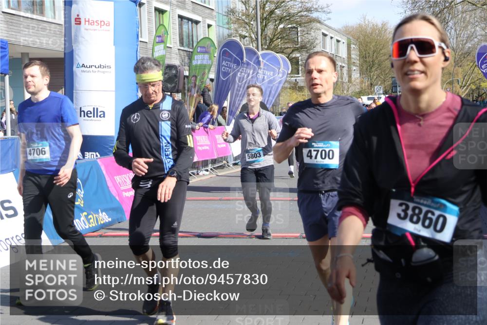 12.04.2026 - 45. Internationalen Wilhelmsburger Insellauf Strokosch-Dieckow http://msf.ph/oto/9457830 12.04.2026 10:47:12 Ziel 5538, 4706, 4700, 5803, 2206, 5421, 5626, 3493, 3494 meine-sportfotos.de