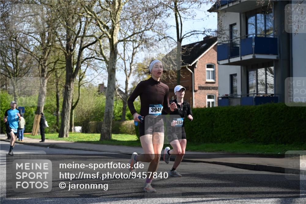 12.04.2026 - 45. Internationalen Wilhelmsburger Insellauf J. Mangold http://msf.ph/oto/9457840 12.04.2026 10:34:12 Ziel 2547, 3424, 3924, 4493, 3945, 3613, 2270, 4555, 2472, 2559, 3636, 3929, 5480, 3042, 3065, 2123, 3485, 3485, 3133, 4807, 3385, 2402, 2917, 2459, 2488, 2482, 4108, 3324 meine-sportfotos.de