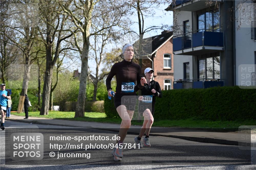 12.04.2026 - 45. Internationalen Wilhelmsburger Insellauf J. Mangold http://msf.ph/oto/9457841 12.04.2026 10:34:12 Ziel 2547, 3424, 3924, 4493, 3945, 3613, 2270, 4555, 2472, 2559, 3636, 3929, 5480, 3042, 3065, 2123, 3485, 3485, 3133, 4807, 3385, 2402, 2917, 2459, 2488, 2482, 4108, 3324 meine-sportfotos.de