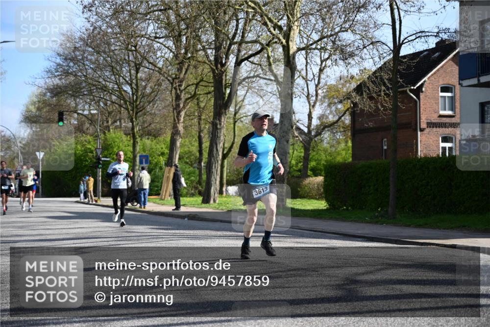 12.04.2026 - 45. Internationalen Wilhelmsburger Insellauf J. Mangold http://msf.ph/oto/9457859 12.04.2026 10:34:14 Ziel 3424, 3924, 4493, 3945, 3613, 2270, 4555, 2472, 2559, 3636, 3929, 5480, 3042, 3042, 3065, 2123, 3485, 3133, 4807, 4807, 3385, 2402, 2917, 2459, 2488, 2482, 4108, 3324 meine-sportfotos.de