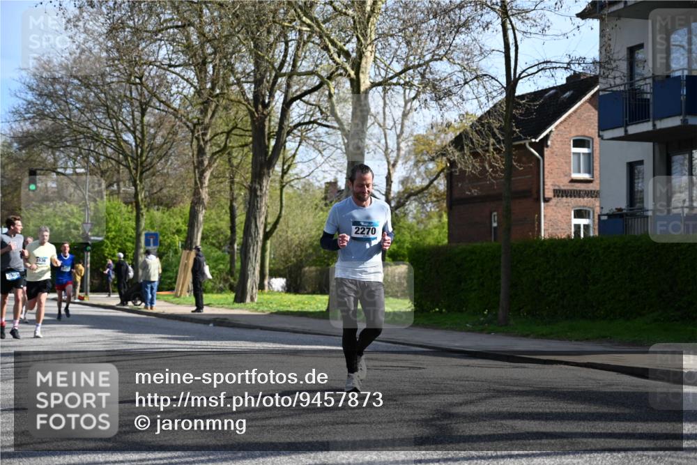 12.04.2026 - 45. Internationalen Wilhelmsburger Insellauf J. Mangold http://msf.ph/oto/9457873 12.04.2026 10:34:18 Ziel 4493, 3945, 3613, 2270, 4555, 2472, 2559, 3636, 3929, 5480, 3042, 3065, 2123, 2123, 3485, 3133, 4807, 3385, 2402, 2917, 2459, 2488, 2482, 4108, 3324, 5492 meine-sportfotos.de