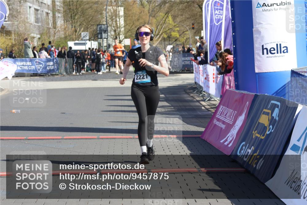 12.04.2026 - 45. Internationalen Wilhelmsburger Insellauf Strokosch-Dieckow http://msf.ph/oto/9457875 12.04.2026 11:04:25 Ziel 2221 meine-sportfotos.de