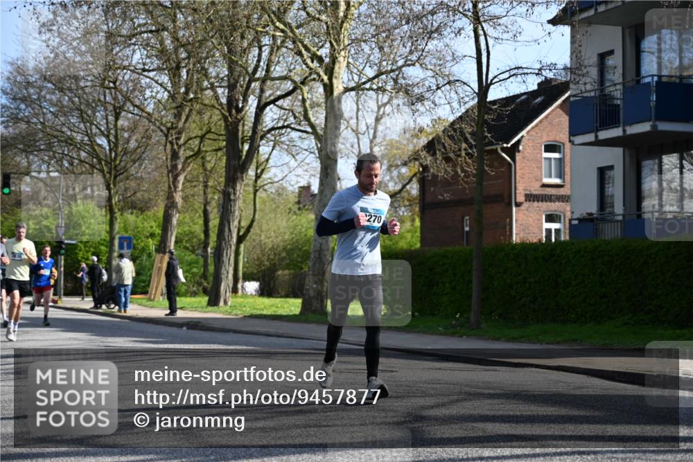 12.04.2026 - 45. Internationalen Wilhelmsburger Insellauf J. Mangold http://msf.ph/oto/9457877 12.04.2026 10:34:18 Ziel 4493, 3945, 3613, 2270, 4555, 2472, 2559, 3636, 3929, 5480, 3042, 3065, 2123, 2123, 3485, 3133, 4807, 3385, 2402, 2917, 2459, 2488, 2482, 4108, 3324, 5492 meine-sportfotos.de