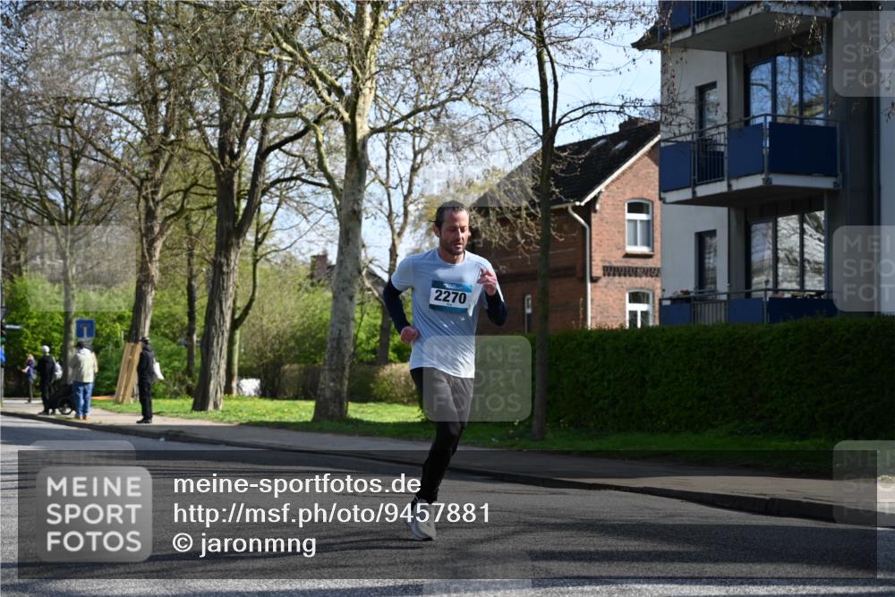 12.04.2026 - 45. Internationalen Wilhelmsburger Insellauf J. Mangold http://msf.ph/oto/9457881 12.04.2026 10:34:19 Ziel 4493, 3945, 3613, 2270, 4555, 2472, 2559, 3636, 3929, 5480, 3042, 3065, 2123, 3485, 3133, 4807, 3385, 2402, 2402, 2917, 2459, 2488, 2482, 4108, 3324, 5492 meine-sportfotos.de