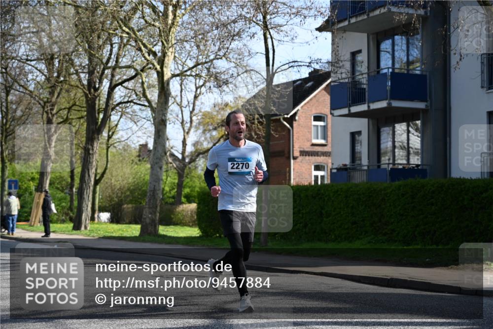 12.04.2026 - 45. Internationalen Wilhelmsburger Insellauf J. Mangold http://msf.ph/oto/9457884 12.04.2026 10:34:19 Ziel 4493, 3945, 3613, 2270, 4555, 2472, 2559, 3636, 3929, 5480, 3042, 3065, 2123, 3485, 3133, 4807, 3385, 2402, 2402, 2917, 2459, 2488, 2482, 4108, 3324, 5492 meine-sportfotos.de