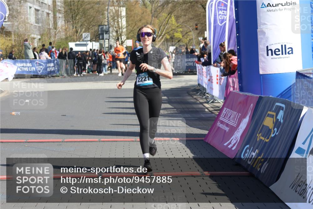 12.04.2026 - 45. Internationalen Wilhelmsburger Insellauf Strokosch-Dieckow http://msf.ph/oto/9457885 12.04.2026 11:04:25 Ziel 2221 meine-sportfotos.de