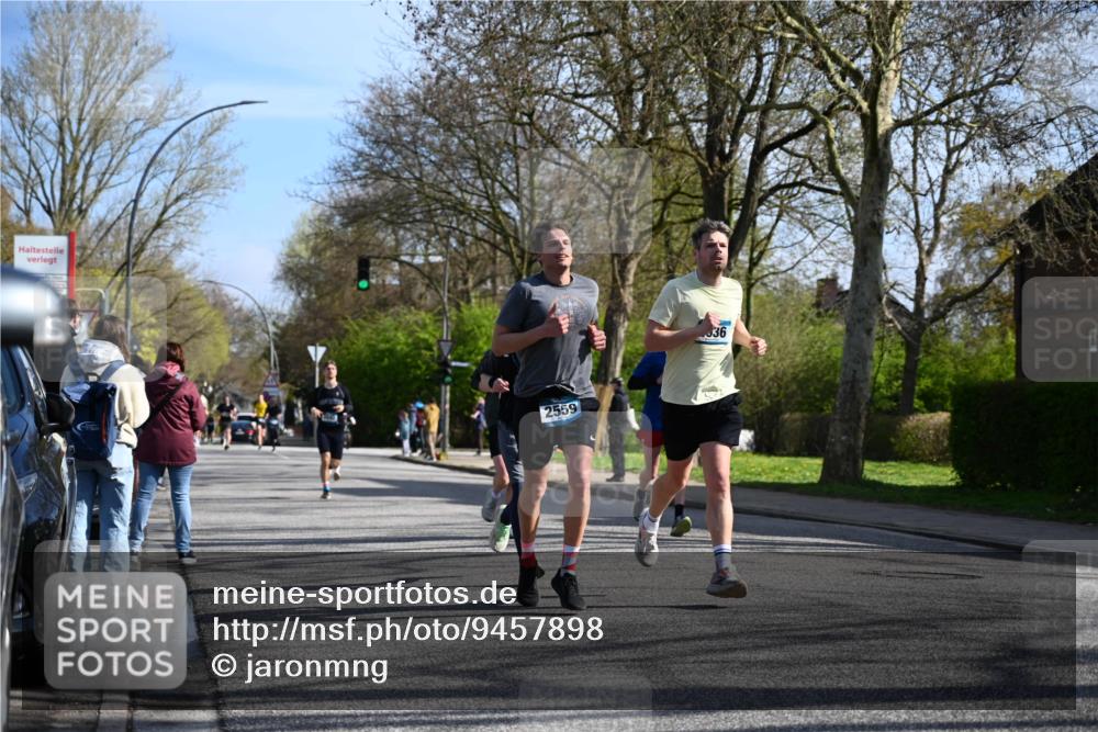12.04.2026 - 45. Internationalen Wilhelmsburger Insellauf J. Mangold http://msf.ph/oto/9457898 12.04.2026 10:34:22 Ziel 3945, 3613, 2270, 4555, 2472, 2559, 3636, 3929, 5480, 3042, 3065, 2123, 3485, 3133, 4807, 3385, 2402, 2917, 2459, 2488, 2482, 4108, 3324, 5492, 5036, 5048, 2423, 2814 meine-sportfotos.de