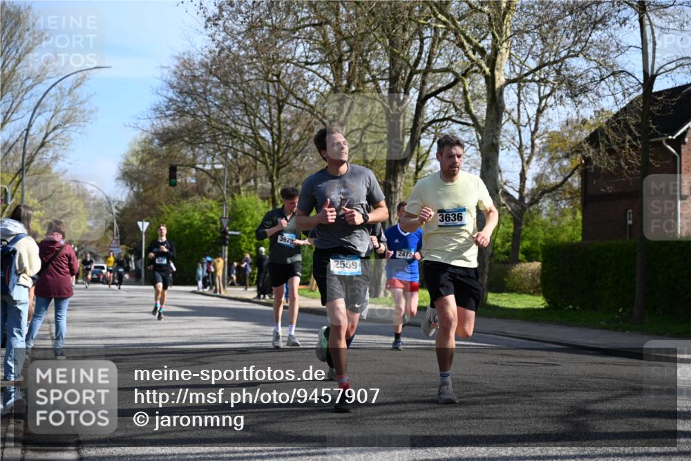 12.04.2026 - 45. Internationalen Wilhelmsburger Insellauf J. Mangold http://msf.ph/oto/9457907 12.04.2026 10:34:22 Ziel 3945, 3613, 2270, 4555, 2472, 2559, 3636, 3929, 5480, 3042, 3065, 2123, 3485, 3133, 4807, 3385, 2402, 2917, 2459, 2488, 2482, 4108, 3324, 5492, 5036, 5048, 2423, 2814 meine-sportfotos.de