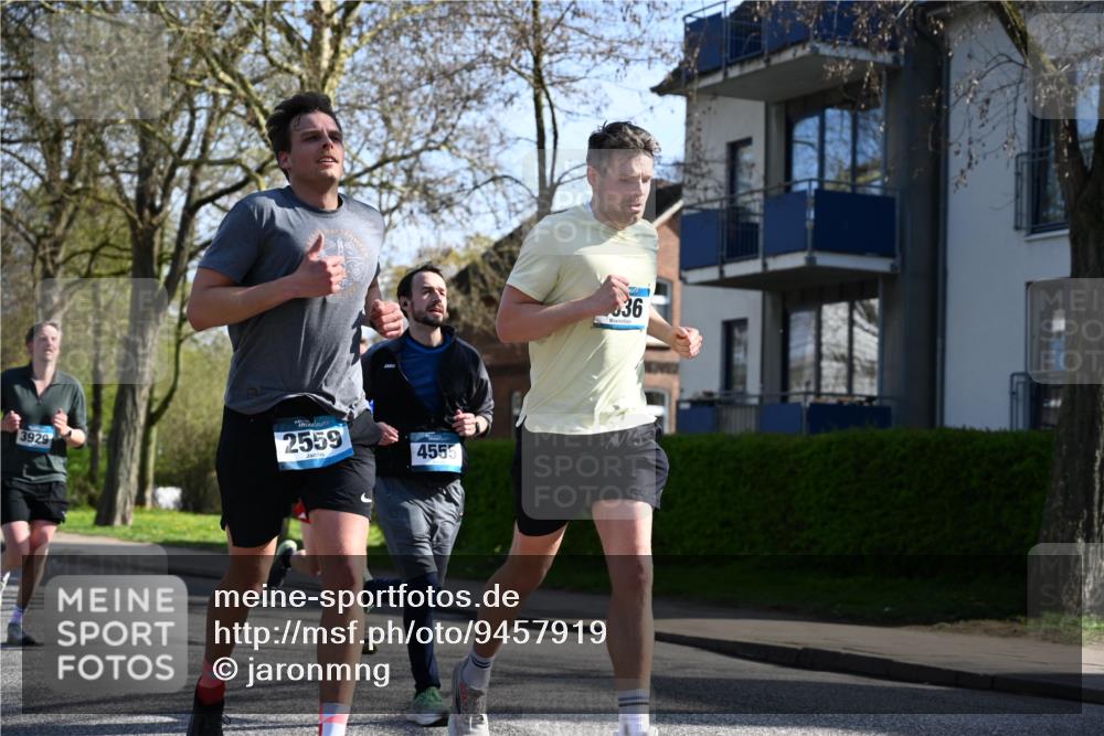 12.04.2026 - 45. Internationalen Wilhelmsburger Insellauf J. Mangold http://msf.ph/oto/9457919 12.04.2026 10:34:23 Ziel 3613, 2270, 4555, 2472, 2559, 3636, 3929, 5480, 3042, 3065, 2123, 3485, 3133, 4807, 3385, 2402, 2917, 2459, 2488, 2482, 4108, 3324, 5492, 5036, 5048, 2423, 2814 meine-sportfotos.de