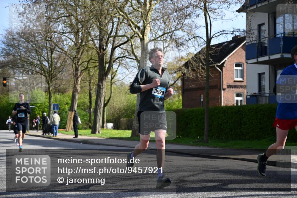 12.04.2026 - 45. Internationalen Wilhelmsburger Insellauf J. Mangold http://msf.ph/oto/9457921 12.04.2026 10:34:24 Ziel 3613, 2270, 4555, 2472, 2559, 3636, 3929, 5480, 3042, 3065, 2123, 3485, 3485, 3133, 4807, 3385, 2402, 2917, 2459, 2488, 2482, 4108, 3324, 3324, 5492, 5036, 5048, 2423, 2814, 4000 meine-sportfotos.de