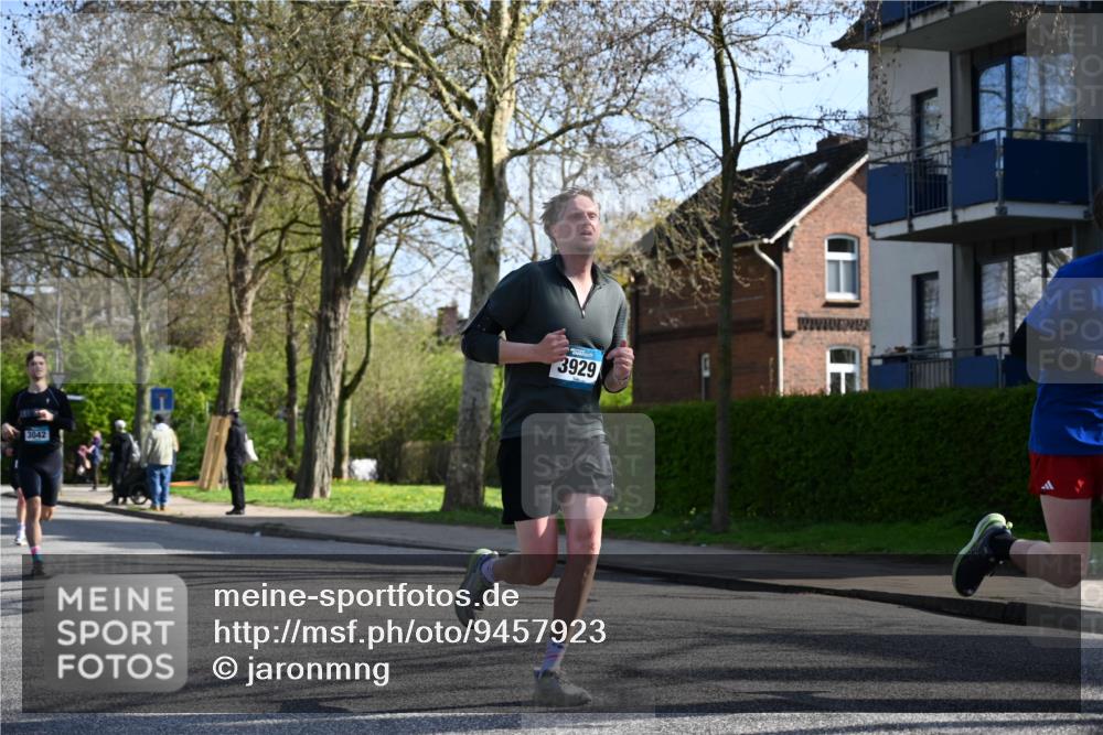 12.04.2026 - 45. Internationalen Wilhelmsburger Insellauf J. Mangold http://msf.ph/oto/9457923 12.04.2026 10:34:25 Ziel 3613, 2270, 4555, 2472, 2559, 3636, 3929, 5480, 3042, 3065, 2123, 3485, 3133, 3133, 4807, 3385, 2402, 2917, 2459, 2488, 2482, 4108, 3324, 5492, 5036, 5048, 2423, 2814, 4000, 5551 meine-sportfotos.de