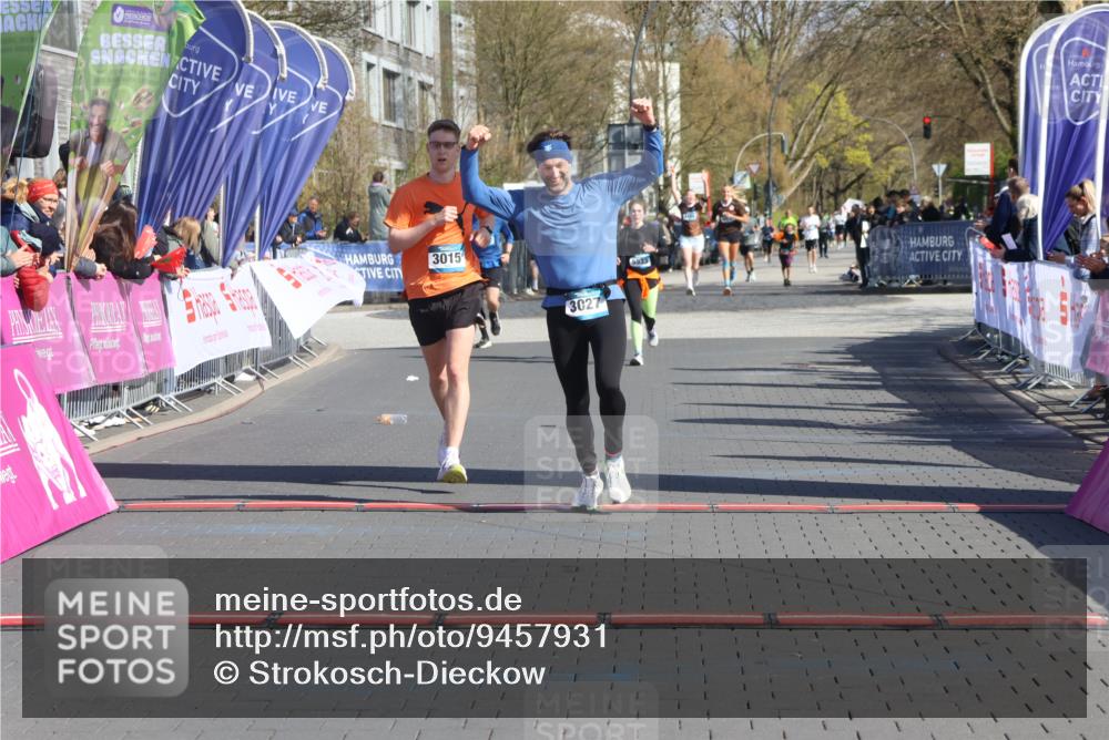 12.04.2026 - 45. Internationalen Wilhelmsburger Insellauf Strokosch-Dieckow http://msf.ph/oto/9457931 12.04.2026 11:04:33 Ziel 3027, 3015 meine-sportfotos.de