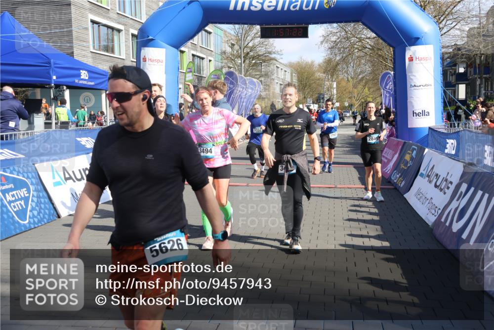 12.04.2026 - 45. Internationalen Wilhelmsburger Insellauf Strokosch-Dieckow http://msf.ph/oto/9457943 12.04.2026 10:47:20 Ziel 3493, 3494, 3010, 3854, 2393, 2845, 3332, 3349, 4297 meine-sportfotos.de