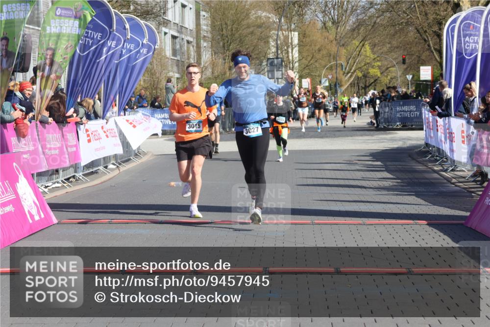 12.04.2026 - 45. Internationalen Wilhelmsburger Insellauf Strokosch-Dieckow http://msf.ph/oto/9457945 12.04.2026 11:04:34 Ziel 3027, 3015 meine-sportfotos.de