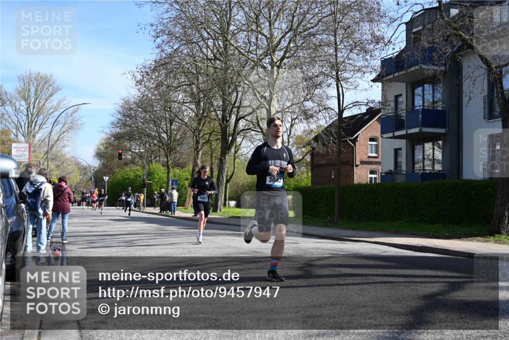 12.04.2026 - 45. Internationalen Wilhelmsburger Insellauf J. Mangold http://msf.ph/oto/9457947 12.04.2026 10:34:28 Ziel 3613, 2270, 4555, 2472, 2559, 3636, 3929, 5480, 3042, 3065, 2123, 3485, 3133, 4807, 3385, 3385, 2402, 2917, 2459, 2488, 2482, 4108, 3324, 5492, 5036, 5048, 2423, 2814, 4000, 5551 meine-sportfotos.de