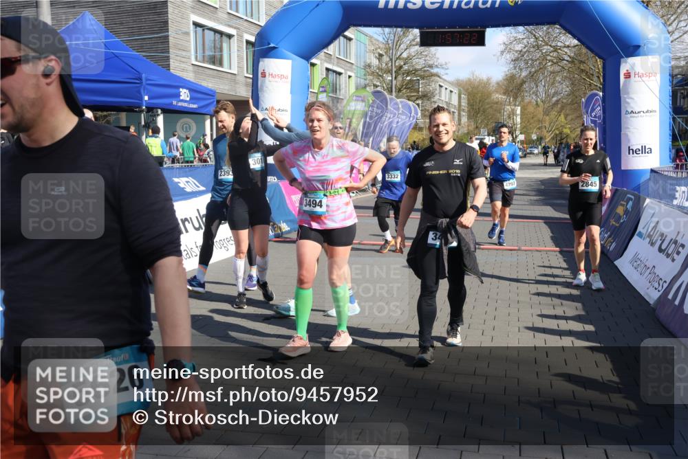 12.04.2026 - 45. Internationalen Wilhelmsburger Insellauf Strokosch-Dieckow http://msf.ph/oto/9457952 12.04.2026 10:47:21 Ziel 3010, 3854, 2393, 2845, 3332, 3349, 4297 meine-sportfotos.de