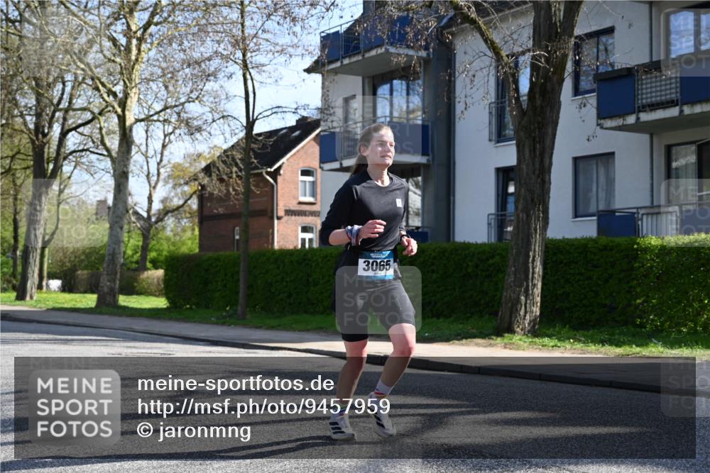 12.04.2026 - 45. Internationalen Wilhelmsburger Insellauf J. Mangold http://msf.ph/oto/9457959 12.04.2026 10:34:30 Ziel 2270, 4555, 2472, 2559, 3636, 3929, 5480, 3042, 3065, 2123, 3485, 3133, 4807, 3385, 2402, 2917, 2459, 2488, 2482, 4108, 3324, 5492, 5036, 5048, 2423, 2814, 4000, 5551, 4109 meine-sportfotos.de