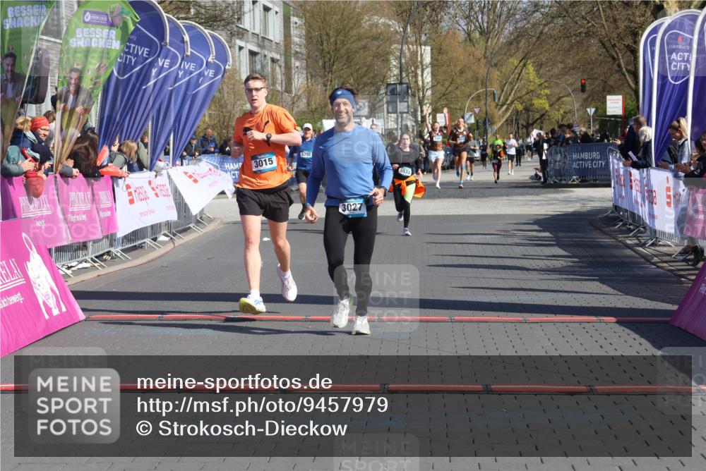 12.04.2026 - 45. Internationalen Wilhelmsburger Insellauf Strokosch-Dieckow http://msf.ph/oto/9457979 12.04.2026 11:04:34 Ziel 3027, 3015 meine-sportfotos.de