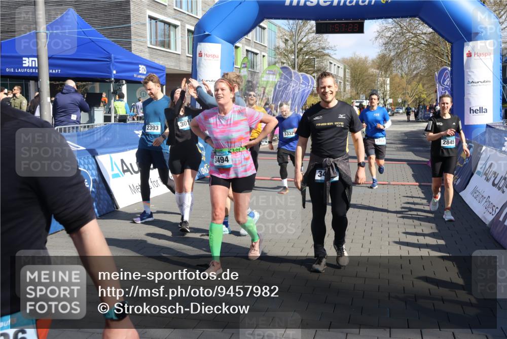 12.04.2026 - 45. Internationalen Wilhelmsburger Insellauf Strokosch-Dieckow http://msf.ph/oto/9457982 12.04.2026 10:47:21 Ziel 3010, 3854, 2393, 2845, 3332, 3349, 4297 meine-sportfotos.de