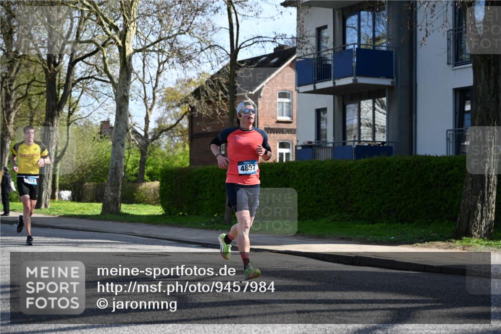 12.04.2026 - 45. Internationalen Wilhelmsburger Insellauf J. Mangold http://msf.ph/oto/9457984 12.04.2026 10:34:39 Ziel 3042, 3065, 2123, 3485, 3133, 4807, 3385, 2402, 2917, 2459, 2488, 2482, 4108, 3324, 5492, 5492, 5036, 5048, 2423, 2814, 4000, 5551, 4109, 2497, 2583, 3759, 4127 meine-sportfotos.de