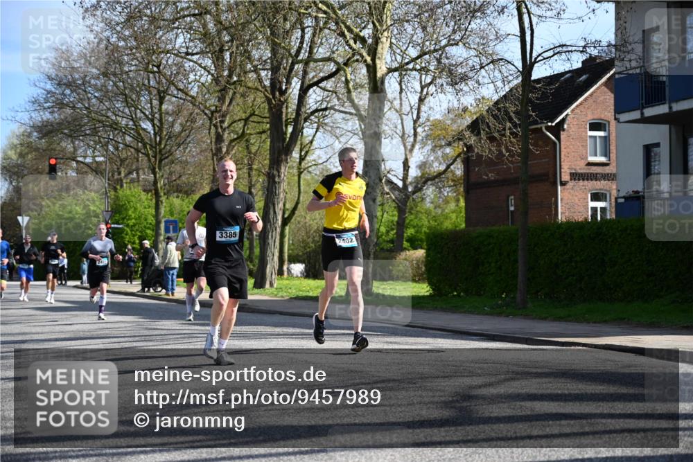 12.04.2026 - 45. Internationalen Wilhelmsburger Insellauf J. Mangold http://msf.ph/oto/9457989 12.04.2026 10:34:40 Ziel 3065, 2123, 3485, 3133, 4807, 3385, 2402, 2917, 2459, 2488, 2482, 4108, 3324, 5492, 5036, 5048, 2423, 2814, 4000, 5551, 4109, 2497, 2583, 3759, 4127 meine-sportfotos.de