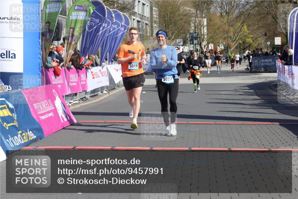 12.04.2026 - 45. Internationalen Wilhelmsburger Insellauf Strokosch-Dieckow http://msf.ph/oto/9457991 12.04.2026 11:04:34 Ziel 3027, 3015 meine-sportfotos.de