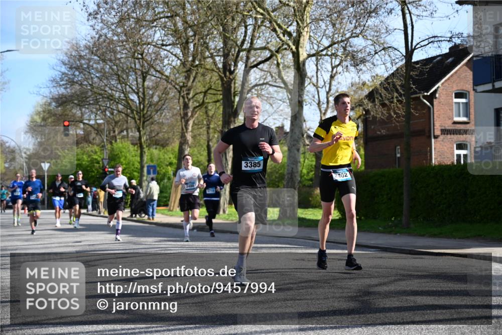 12.04.2026 - 45. Internationalen Wilhelmsburger Insellauf J. Mangold http://msf.ph/oto/9457994 12.04.2026 10:34:41 Ziel 2123, 3485, 3133, 4807, 3385, 2402, 2917, 2459, 2488, 2482, 4108, 3324, 5492, 5036, 5048, 2423, 2814, 4000, 5551, 4109, 4109, 2497, 2583, 3759, 4127 meine-sportfotos.de