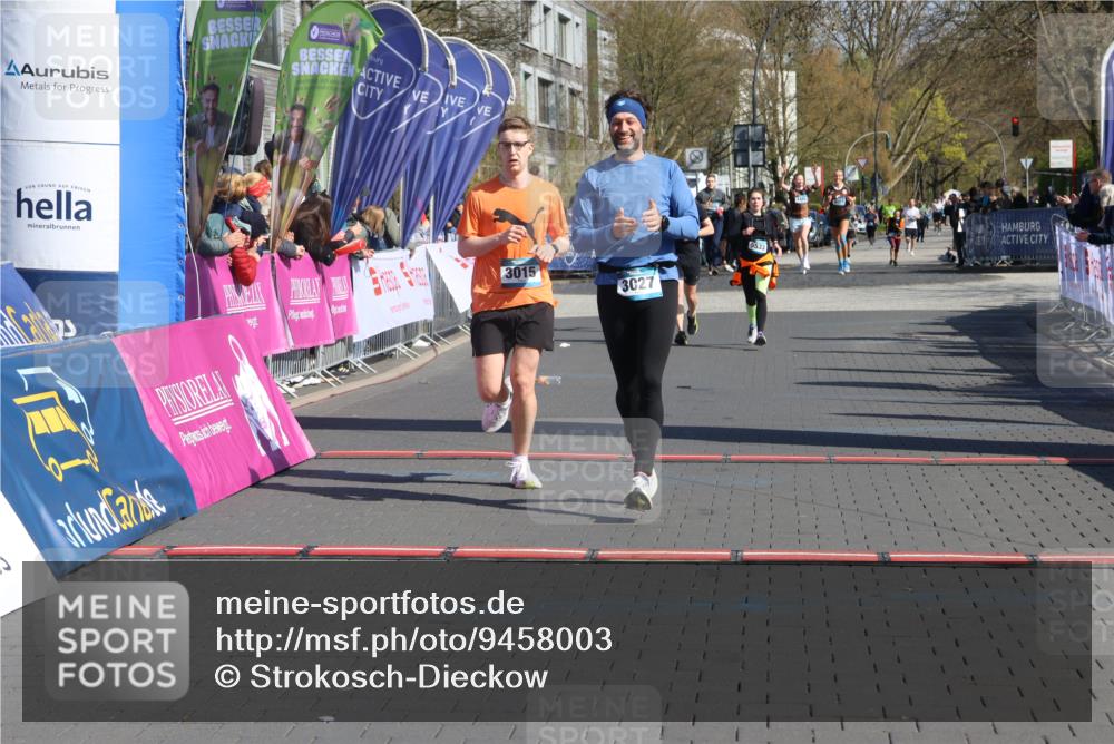 12.04.2026 - 45. Internationalen Wilhelmsburger Insellauf Strokosch-Dieckow http://msf.ph/oto/9458003 12.04.2026 11:04:34 Ziel 3027, 3015 meine-sportfotos.de