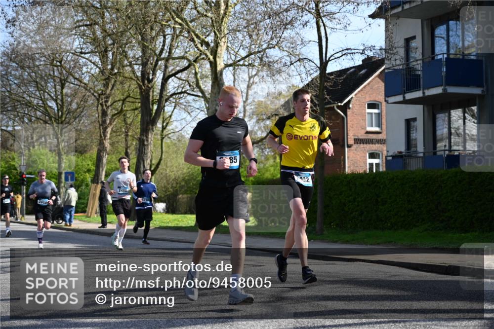 12.04.2026 - 45. Internationalen Wilhelmsburger Insellauf J. Mangold http://msf.ph/oto/9458005 12.04.2026 10:34:42 Ziel 2123, 3485, 3133, 4807, 3385, 2402, 2917, 2459, 2488, 2482, 4108, 3324, 5492, 5036, 5048, 2423, 2814, 4000, 5551, 4109, 2497, 2583, 3759, 4127 meine-sportfotos.de