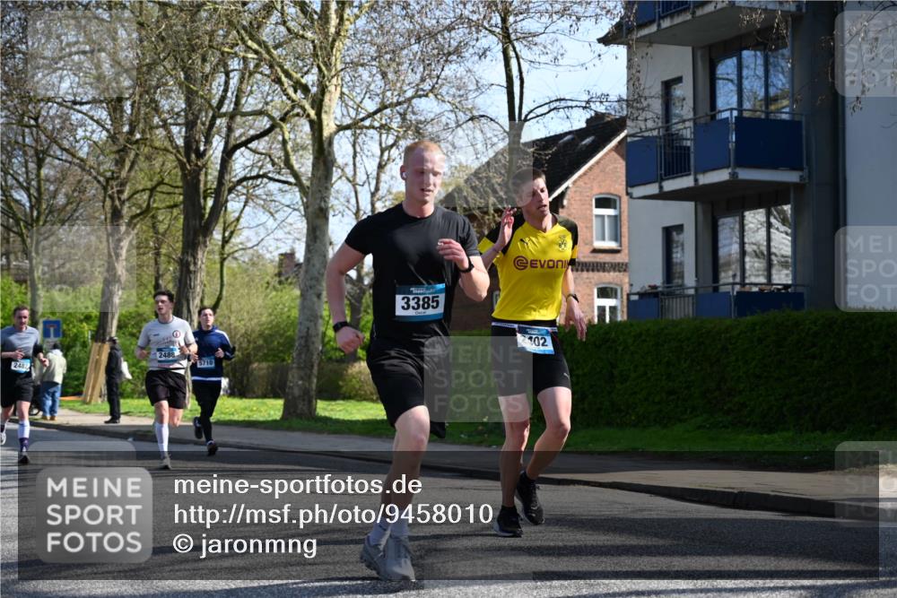 12.04.2026 - 45. Internationalen Wilhelmsburger Insellauf J. Mangold http://msf.ph/oto/9458010 12.04.2026 10:34:42 Ziel 2123, 3485, 3133, 4807, 3385, 2402, 2917, 2459, 2488, 2482, 4108, 3324, 5492, 5036, 5048, 2423, 2814, 4000, 5551, 4109, 2497, 2583, 3759, 4127 meine-sportfotos.de