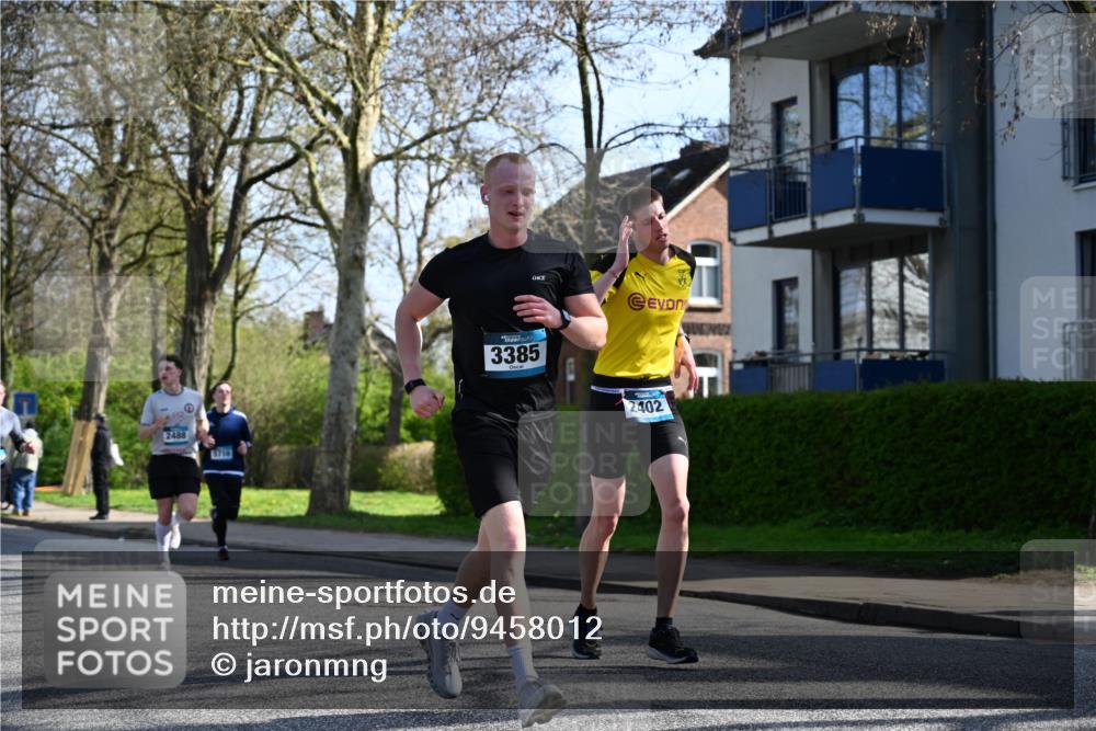 12.04.2026 - 45. Internationalen Wilhelmsburger Insellauf J. Mangold http://msf.ph/oto/9458012 12.04.2026 10:34:42 Ziel 2123, 3485, 3133, 4807, 3385, 2402, 2917, 2459, 2488, 2482, 4108, 3324, 5492, 5036, 5048, 2423, 2814, 4000, 5551, 4109, 2497, 2583, 3759, 4127 meine-sportfotos.de