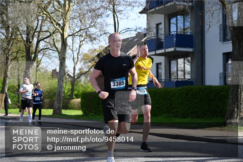 12.04.2026 - 45. Internationalen Wilhelmsburger Insellauf J. Mangold http://msf.ph/oto/9458014 12.04.2026 10:34:42 Ziel 2123, 3485, 3133, 4807, 3385, 2402, 2917, 2459, 2488, 2482, 4108, 3324, 5492, 5036, 5048, 2423, 2814, 4000, 5551, 4109, 2497, 2583, 3759, 4127 meine-sportfotos.de