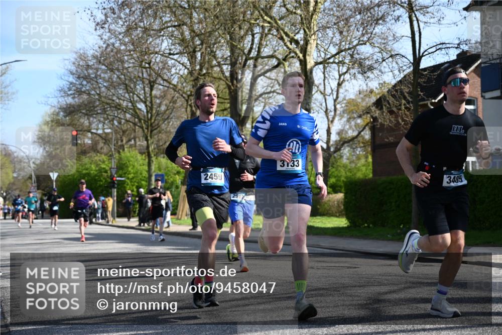 12.04.2026 - 45. Internationalen Wilhelmsburger Insellauf J. Mangold http://msf.ph/oto/9458047 12.04.2026 10:34:47 Ziel 3485, 3133, 4807, 3385, 2402, 2917, 2459, 2488, 2482, 4108, 3324, 5492, 5036, 5048, 2423, 2814, 4000, 5551, 4109, 2497, 2583, 3759, 4127, 5523, 4884 meine-sportfotos.de