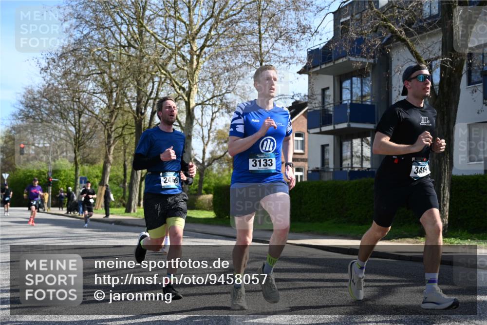 12.04.2026 - 45. Internationalen Wilhelmsburger Insellauf J. Mangold http://msf.ph/oto/9458057 12.04.2026 10:34:47 Ziel 3485, 3133, 4807, 3385, 2402, 2917, 2459, 2488, 2482, 4108, 3324, 5492, 5036, 5048, 2423, 2814, 4000, 5551, 4109, 2497, 2583, 3759, 4127, 5523, 4884 meine-sportfotos.de