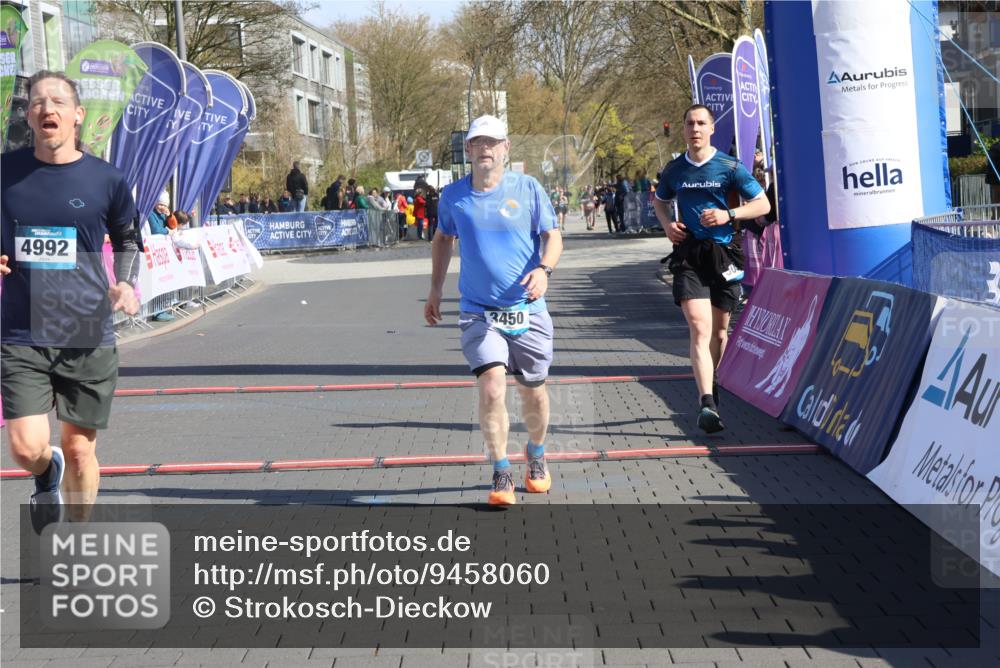 12.04.2026 - 45. Internationalen Wilhelmsburger Insellauf Strokosch-Dieckow http://msf.ph/oto/9458060 12.04.2026 10:47:35 Ziel 4992, 3450, 5054 meine-sportfotos.de