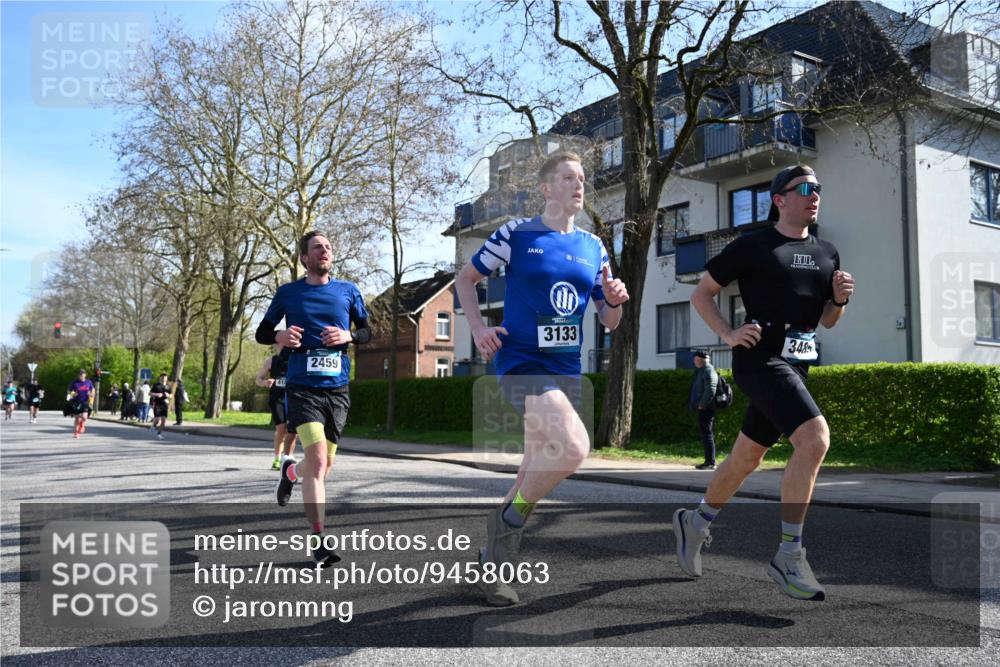 12.04.2026 - 45. Internationalen Wilhelmsburger Insellauf J. Mangold http://msf.ph/oto/9458063 12.04.2026 10:34:47 Ziel 3485, 3133, 4807, 3385, 2402, 2917, 2459, 2488, 2482, 4108, 3324, 5492, 5036, 5048, 2423, 2814, 4000, 5551, 4109, 2497, 2583, 3759, 4127, 5523, 4884 meine-sportfotos.de